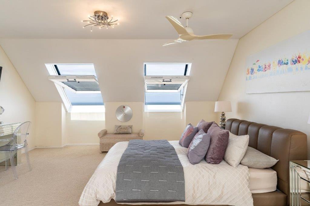 Dolphin Beach Penthouse Cape Town