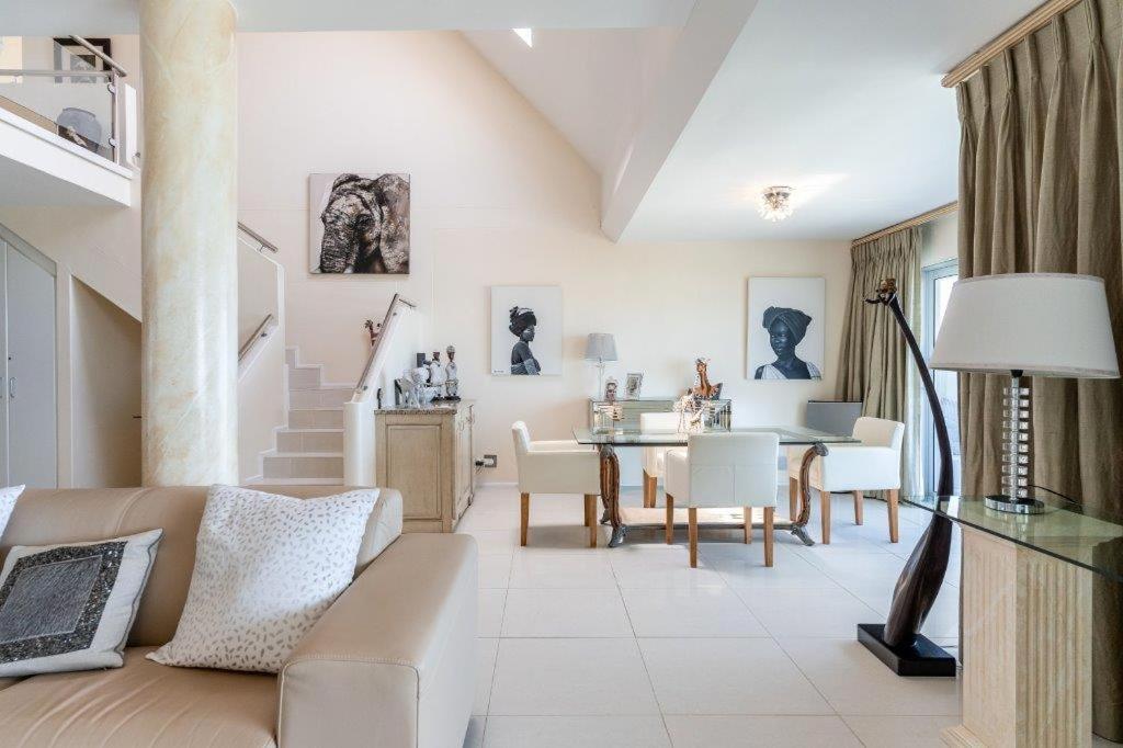 Dolphin Beach Penthouse Apartment Cape Town