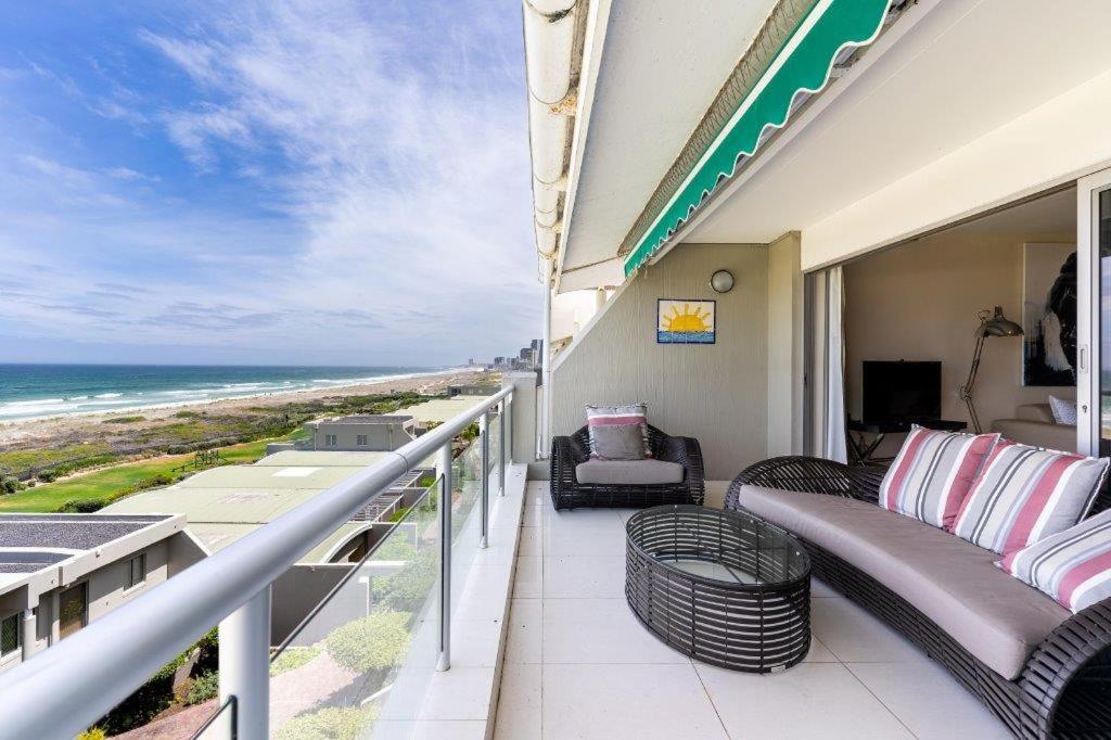 Dolphin Beach Penthouse * Cape Town