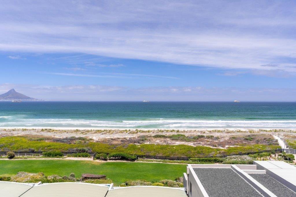 Dolphin Beach Penthouse Apartment *